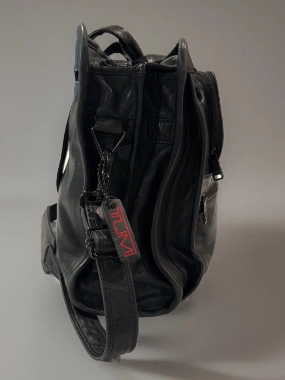 Tumi Business Briefcase Black Leather 16x12” Messenger Work Travel Laptop Bag